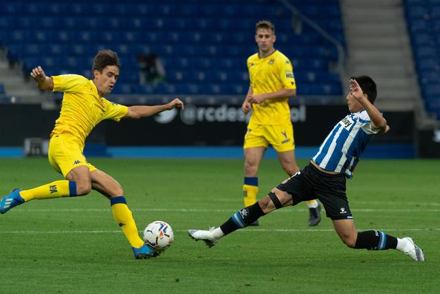 中国U18男冰斩获世锦赛乙级A组亚军 中国女冰降组